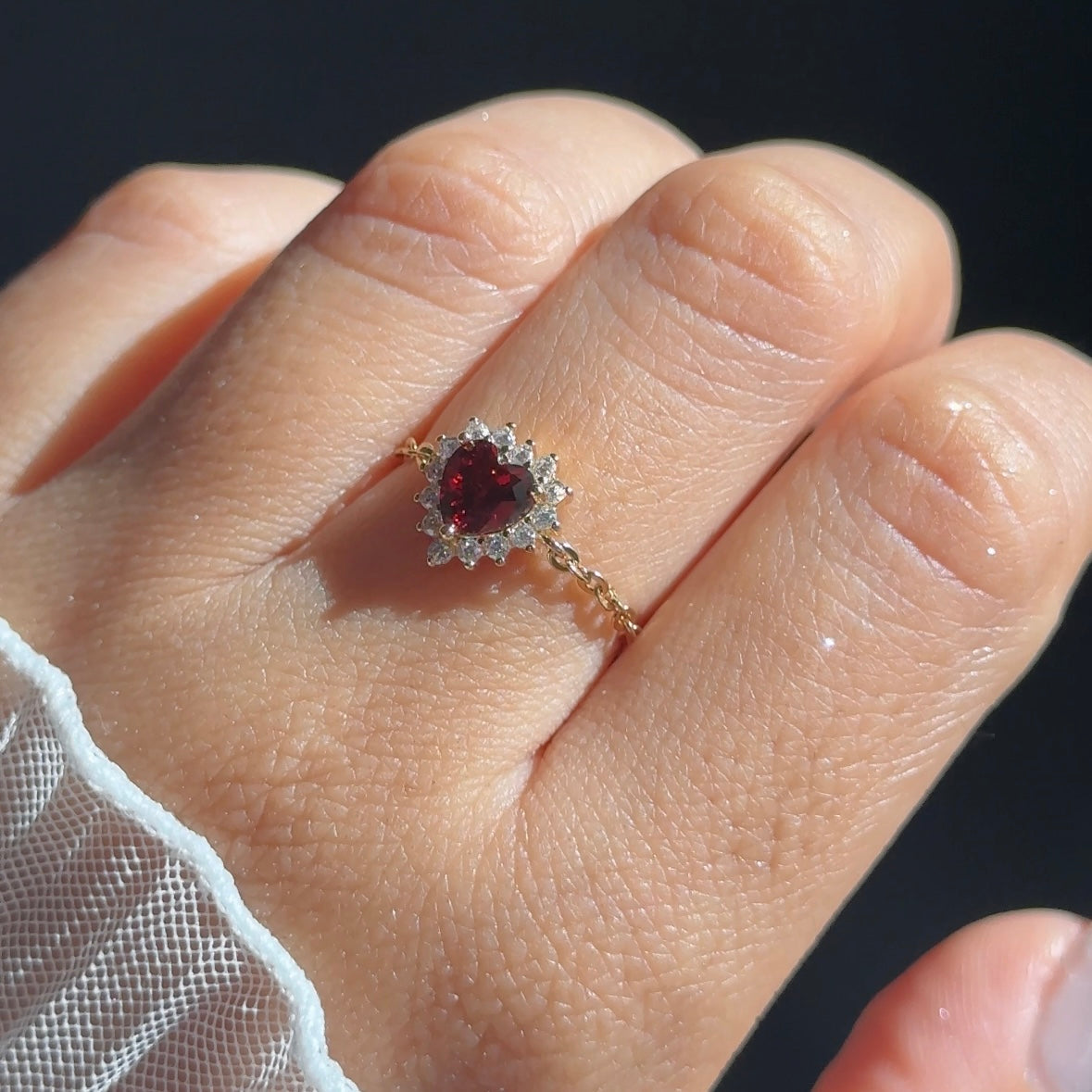 Bague chaine rouge